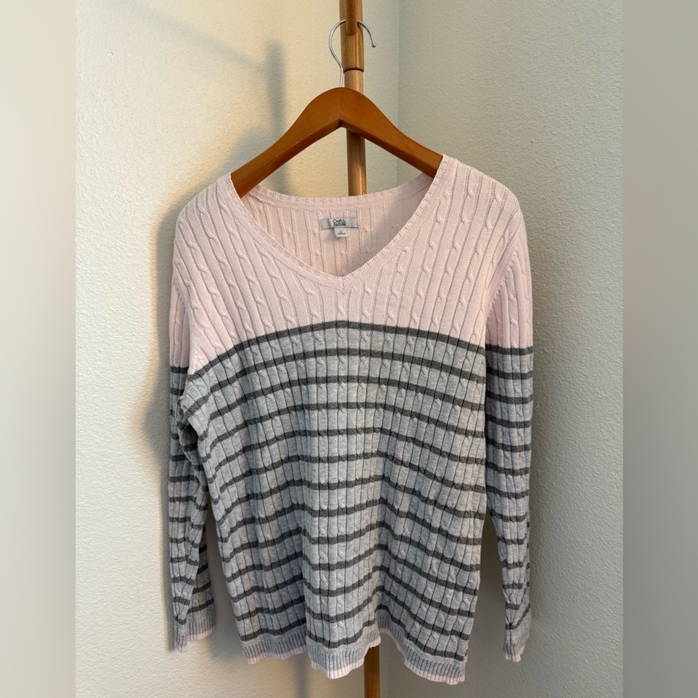 Croft & Barrow Baby Pink and Gray V-Neck Sweater Women’s Size Large